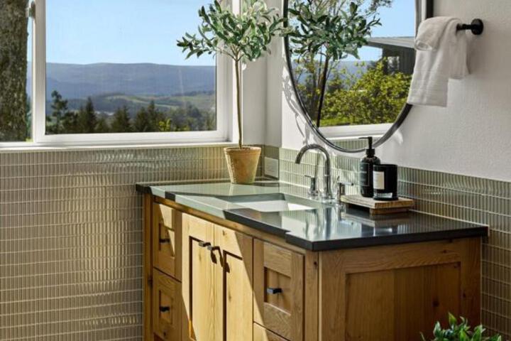 Escape to Wine Country Luxurious Getaway Awaits