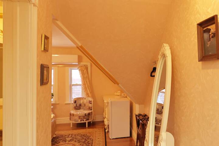 Room 54 of 252