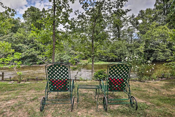 Outdoorsmens Paradise on the Little River