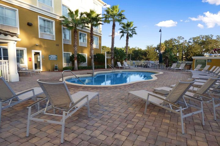 Pool 10 of 57