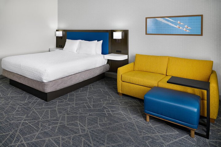 Hampton Inn & Suites Syracuse North Airport Area