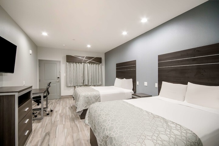 Room 18 of 28