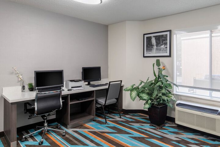 Business Center 29 of 29