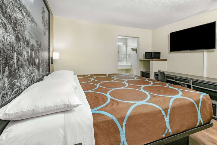 Room 21 of 26