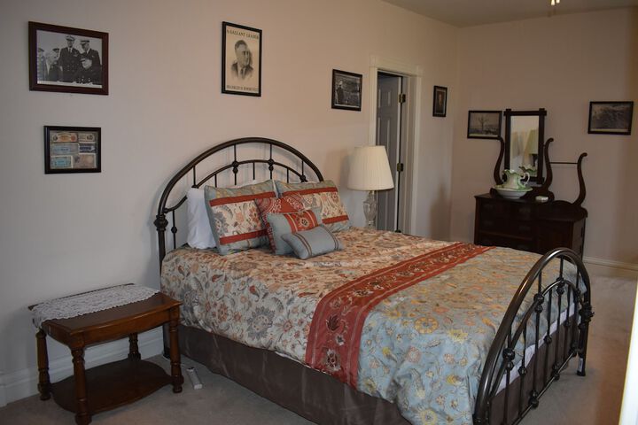 Hermann Crown Suites