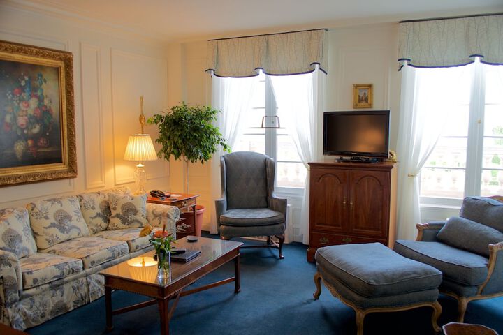 Room 28 of 67