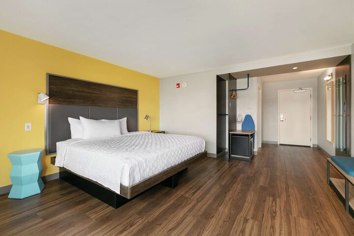 Room 8 of 30