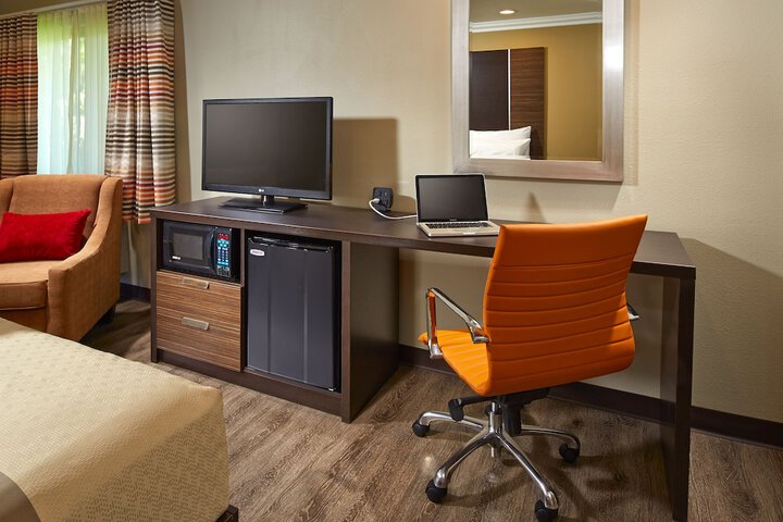 Room 7 of 16
