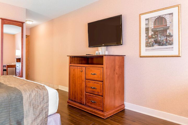 Room 11 of 108