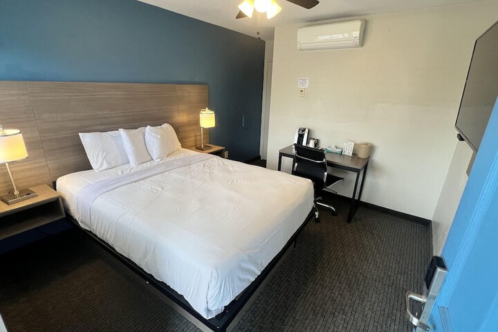 Room 67 of 88