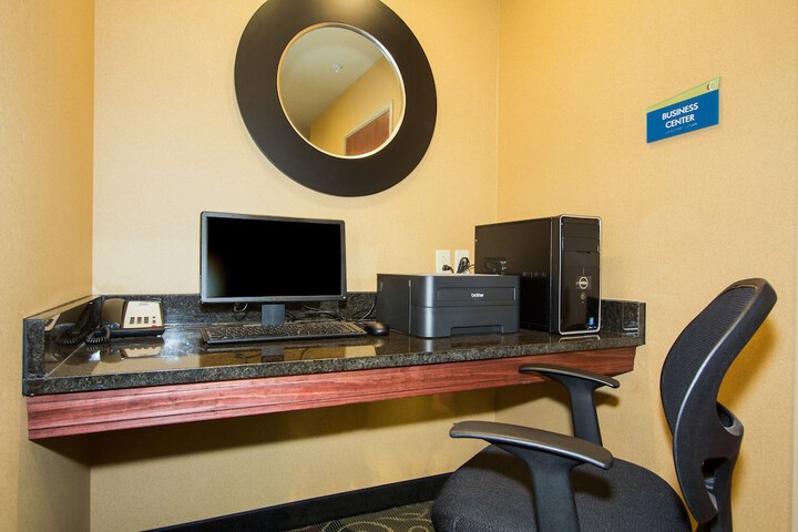 Business Center 30 of 31