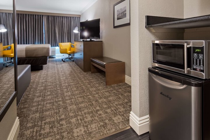 Room 20 of 46
