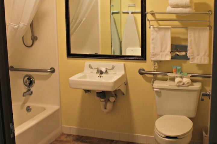 Room 23 of 29