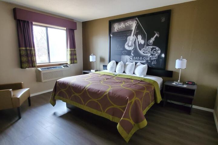 Super 8 by Wyndham Paris