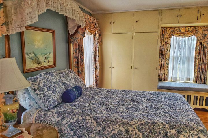 Montague Inn