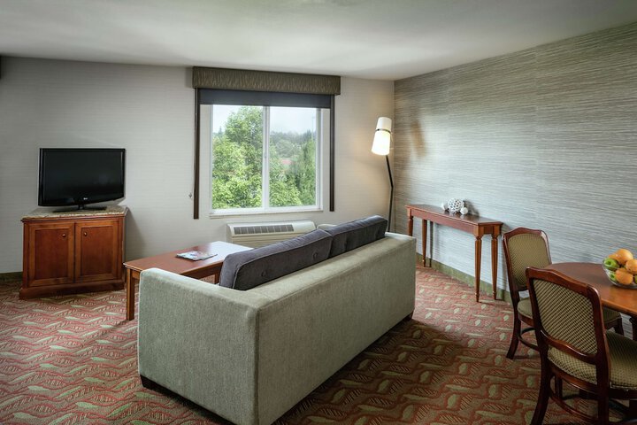 Room 11 of 26