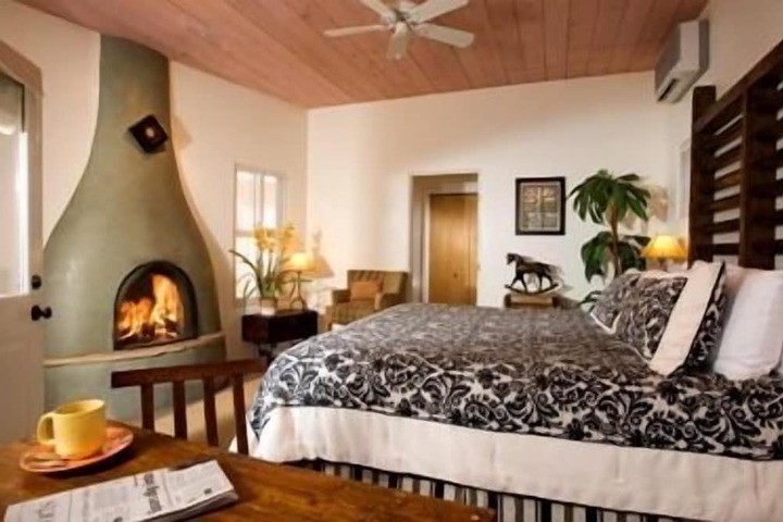 Room 21 of 34