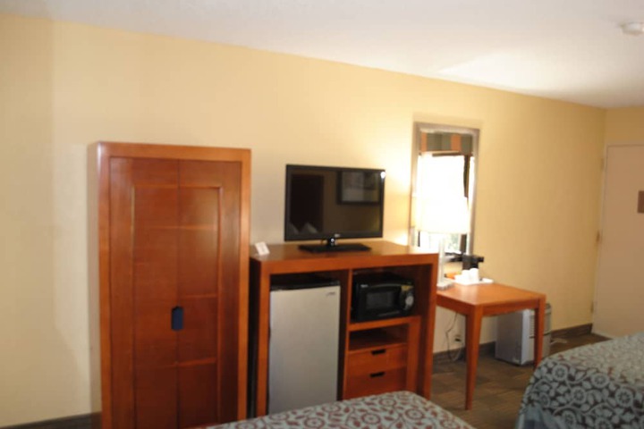 Room 11 of 29