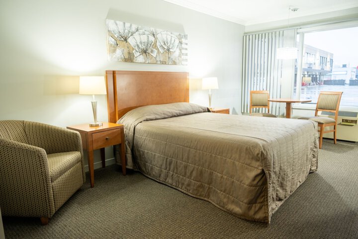 Room 21 of 34