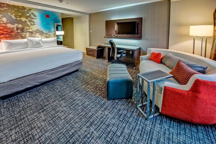 Room 17 of 40