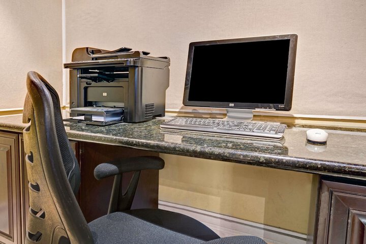 Business Center 65 of 66