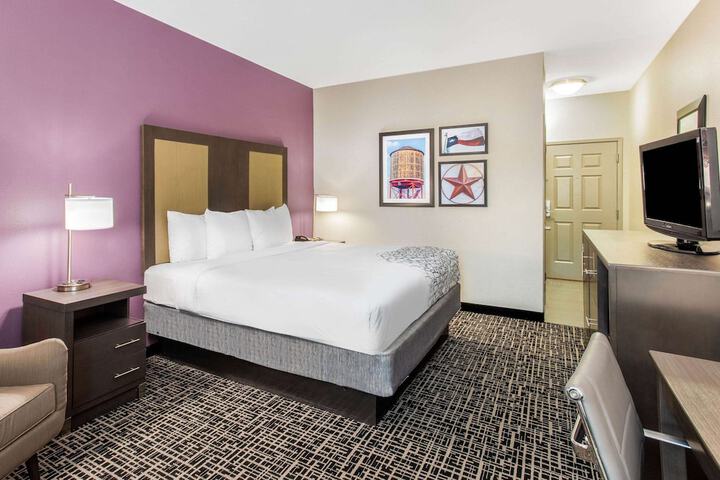 La Quinta Inn & Suites by Wyndham Hillsboro