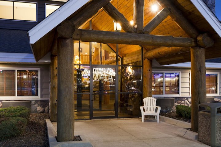 AmericInn by Wyndham Two Harbors Near Lake Superior