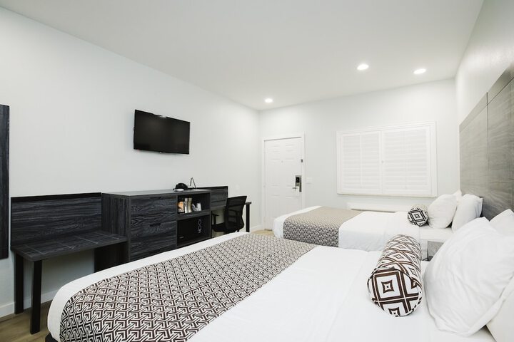 Sapphire Inn and Suites