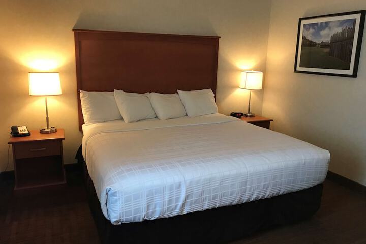 Room 10 of 40