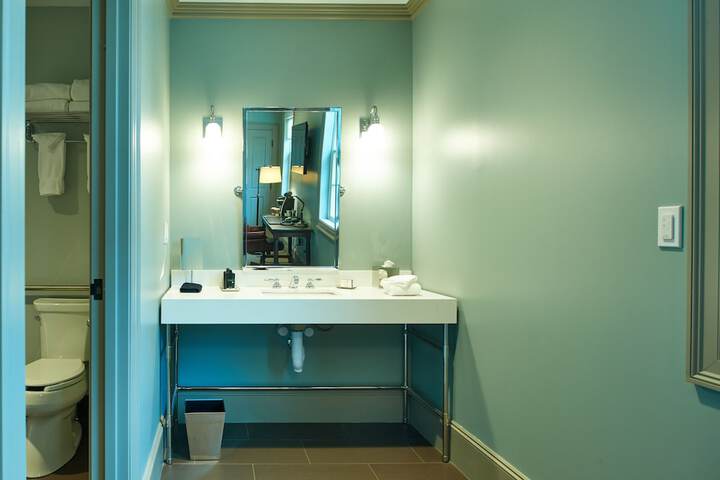 Room 35 of 75