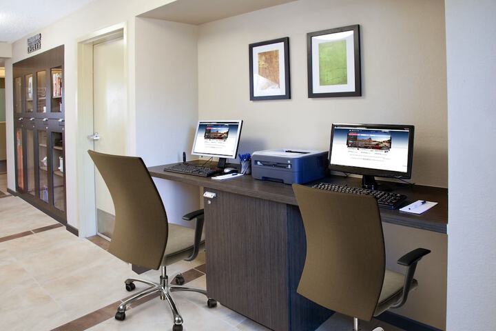 Business Center 25 of 26