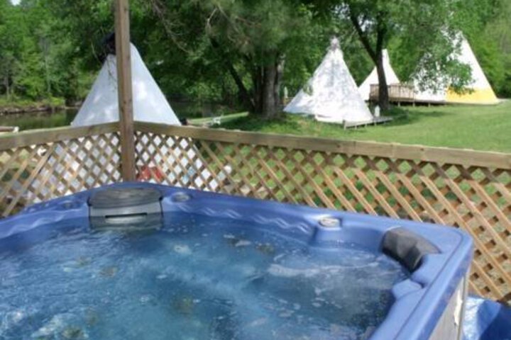 DIAMOND JOHNS RIVERSIDE RETREAT