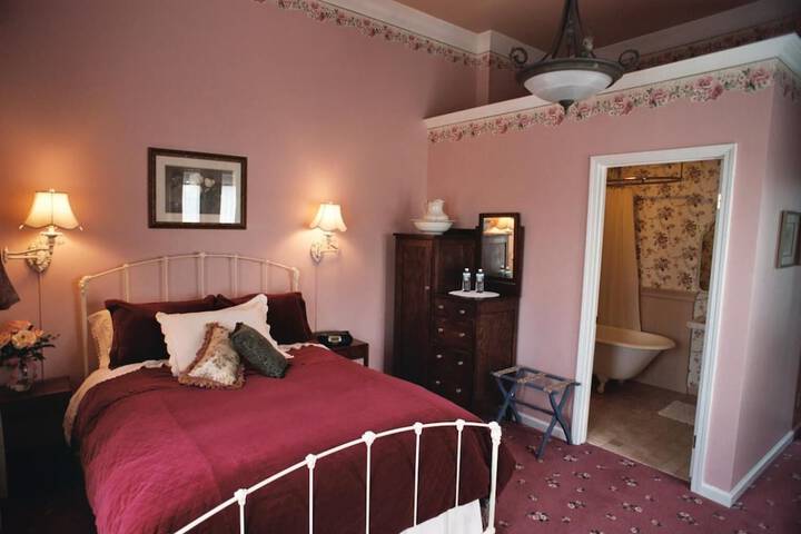 Room 43 of 63