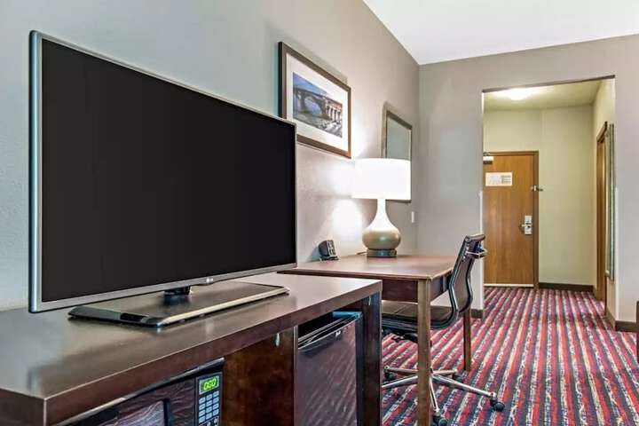 Room 10 of 19