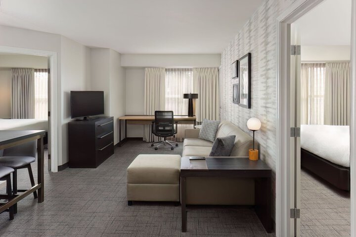 Room 35 of 61