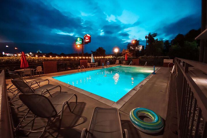 Pool 4 of 29