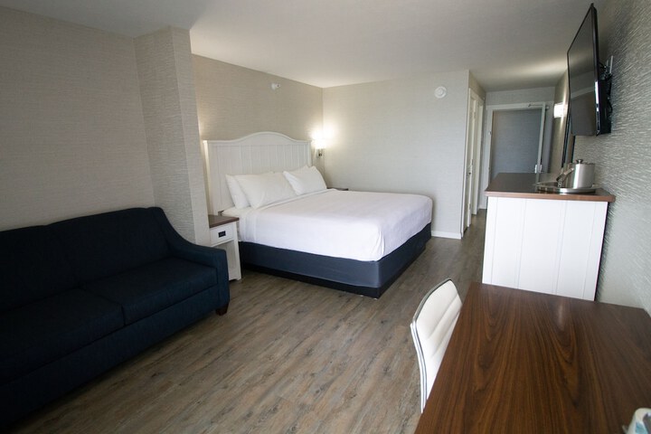 Room 25 of 41