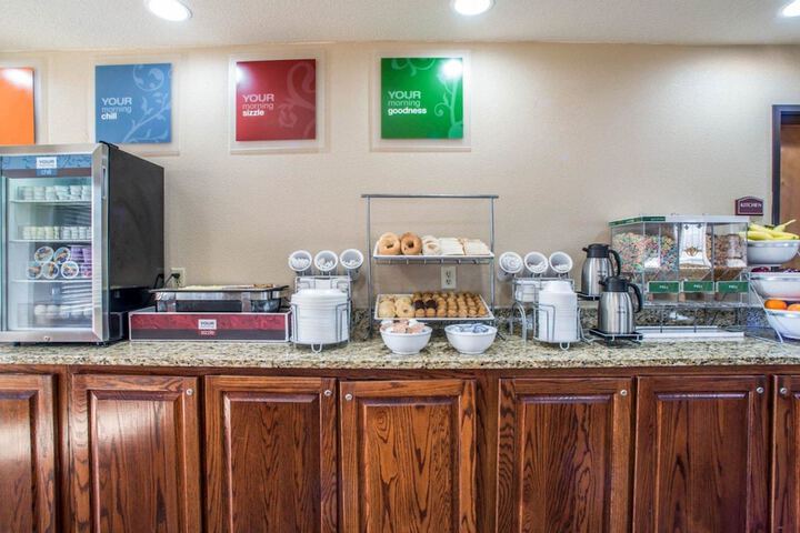 Breakfast/Coffee Service 32 of 40
