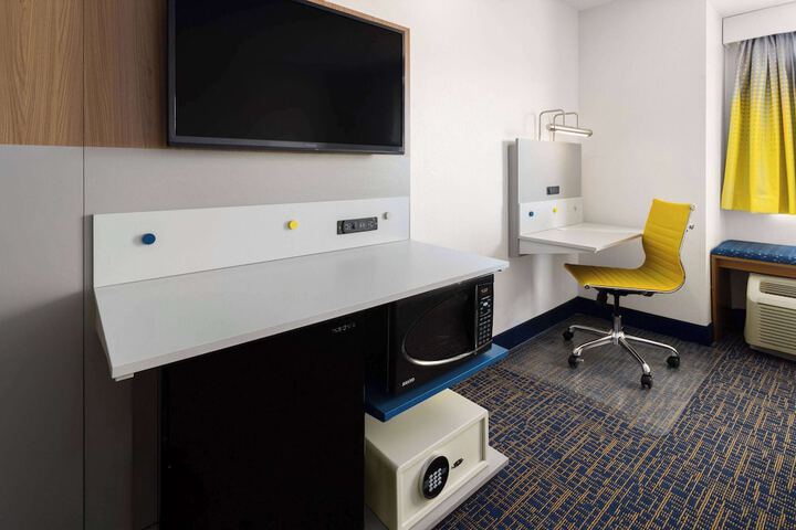 Room 9 of 29