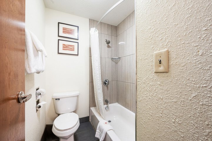 Room 72 of 99