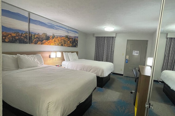 Room 27 of 47