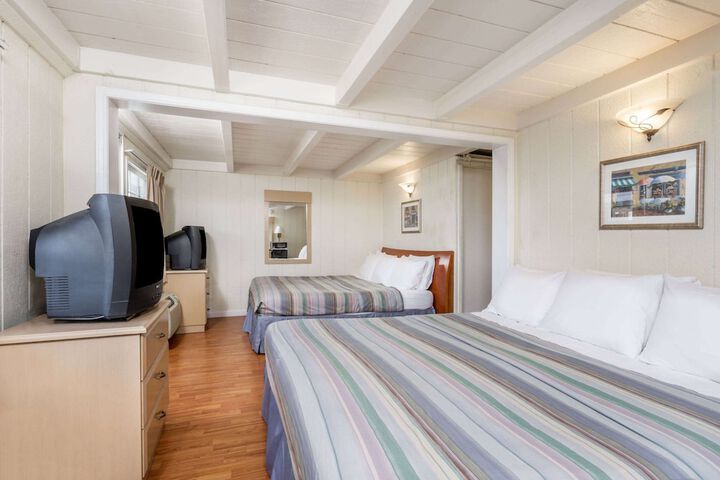 Travelodge by Wyndham Fairfield / Napa Valley