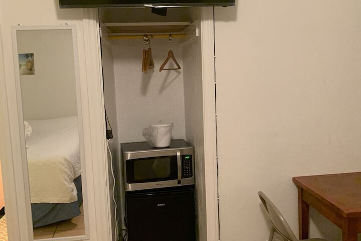 Room 28 of 41
