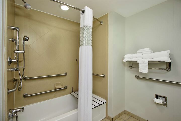 Room 18 of 31
