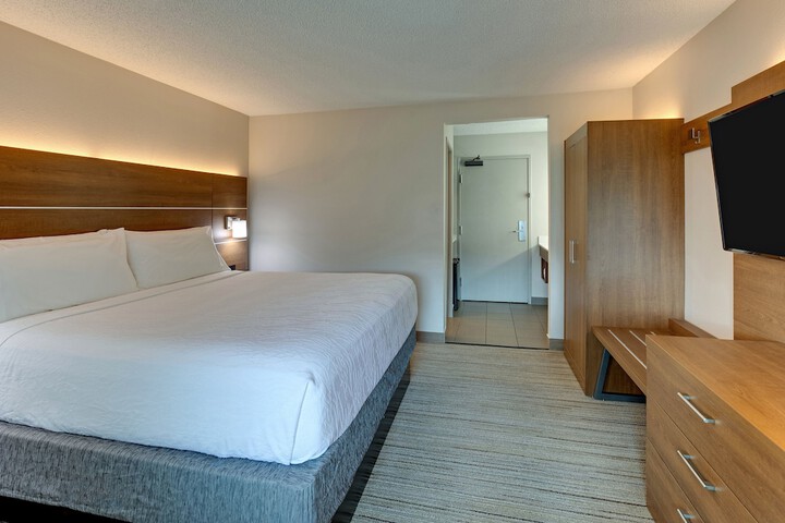 Room 17 of 29
