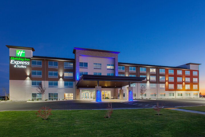 Holiday Inn Express & Suites Moses Lake by IHG