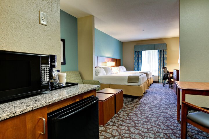 Room 40 of 74