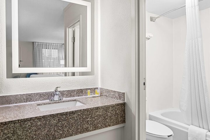 Days Inn by Wyndham Salem