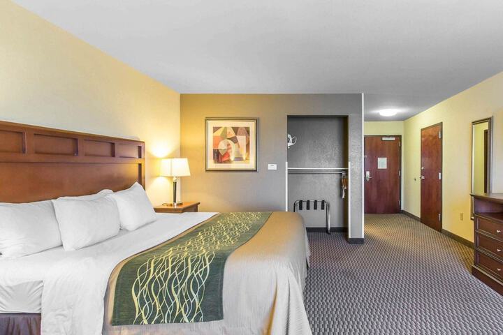 Room 25 of 39