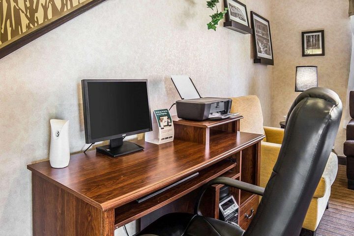 Business Center 26 of 26